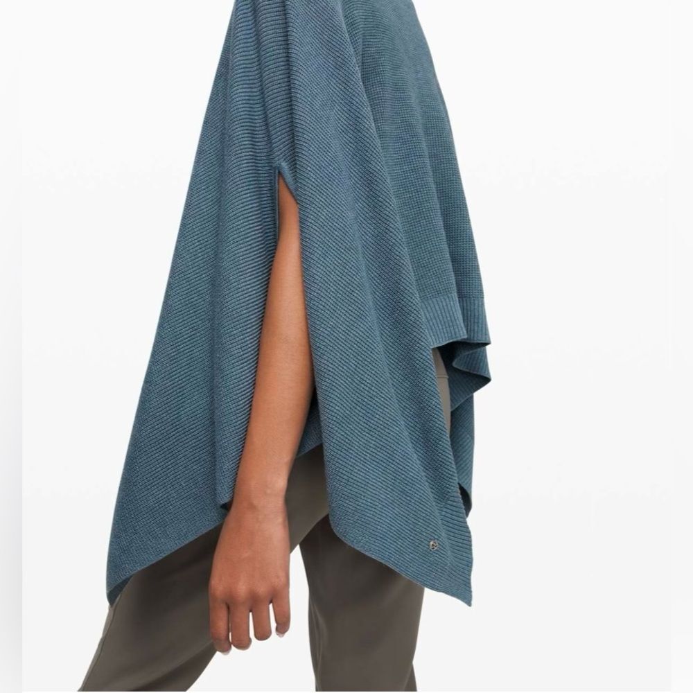 Lululemon Forward Flow Poncho G4 - Picture 9 of 9